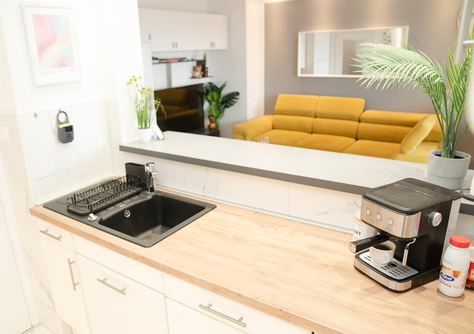 Casa De Dinca, 2 Bedroom, 6 Person, Free Parking Zone * Zagreb